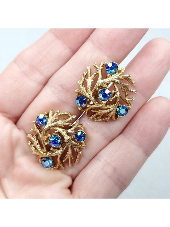 Lisner Jewelry - Vintage Lisner Earrings Rhinestone Blue AB Gold Tone Screw Back 1"